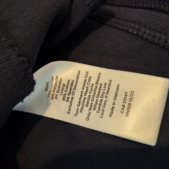 Women's Talbots Navy Skort, Size L - Picture 3 of 9